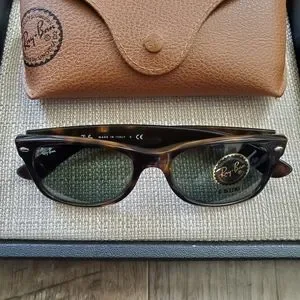 Ray-Ban | Accessories | Authentic New Wayfarer Rayban G5  display picture 1